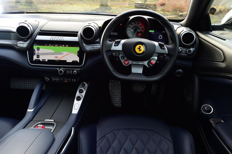 Торпедо Ferrari GTC4Lusso T 2017 года  (UK) (фото 7 из 18)